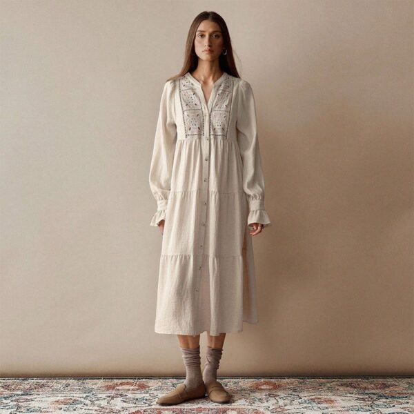 Off - White Long - line Shirt with Hollow - out Embroidery - 图片 2