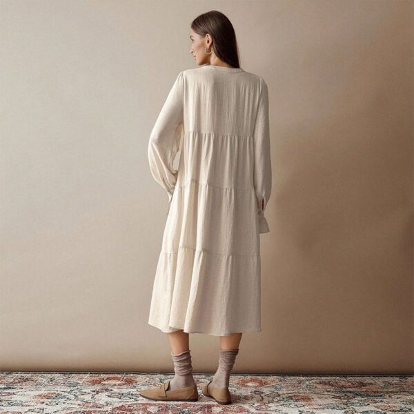 Off - White Long - line Shirt with Hollow - out Embroidery - 图片 3