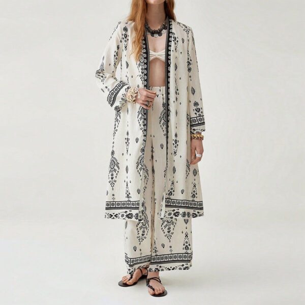 Exotic - Style White Outfit with Black Patterns - 图片 3