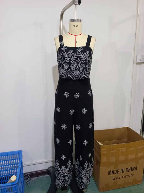 Elegant Minimalist Dress – Timeless Style for Every Occasion - 图片 4