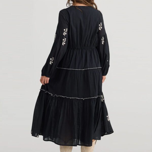 Black Bohemian - Style Maxi Dress with White Embroidery - 图片 3