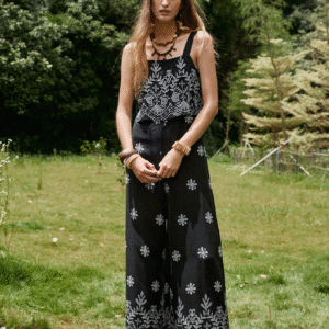 Elegant Minimalist Dress – Timeless Style for Every Occasion