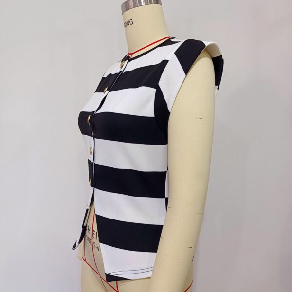 Summer striped knit vest: customizable, breathable, and comfortable, suitable for women - 图片 4